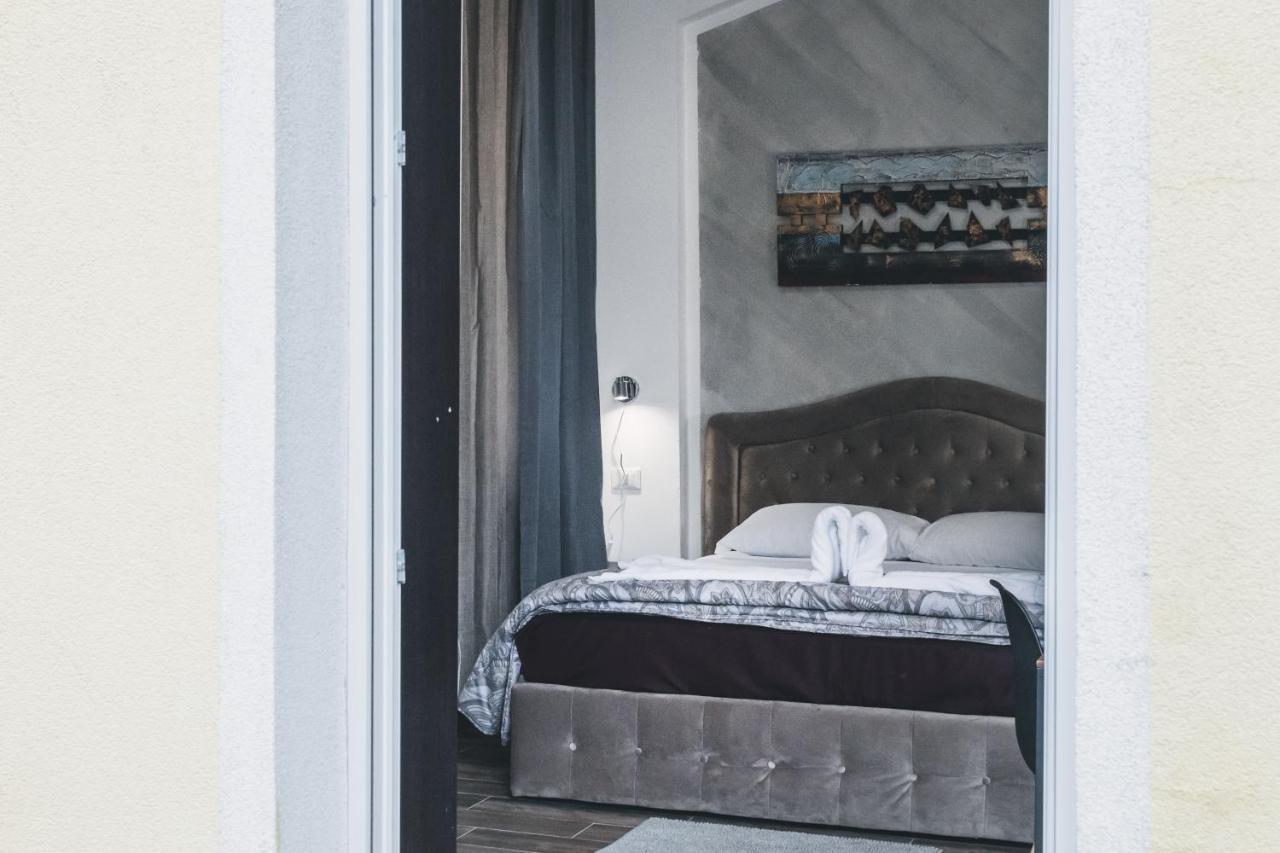 Bulldog Station With Private Wc, Ac, Tv * Mestre