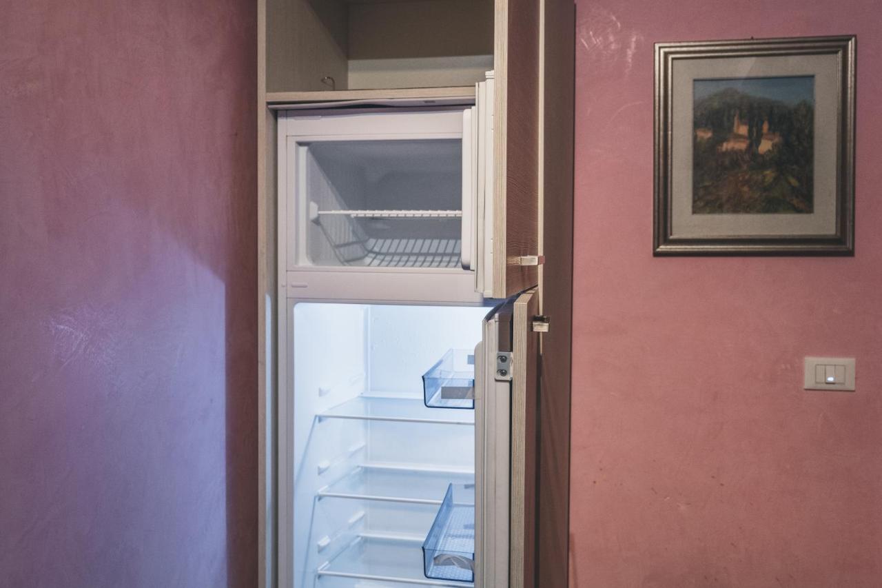 Bulldog Station With Private Wc, Ac, Tv Frühstückspension *