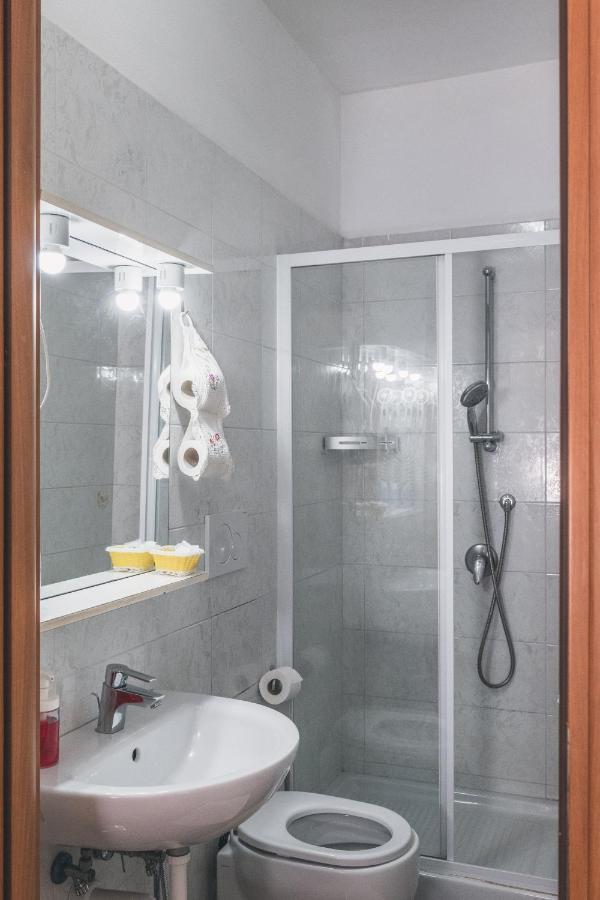 Bulldog Station With Private Wc, Ac, Tv