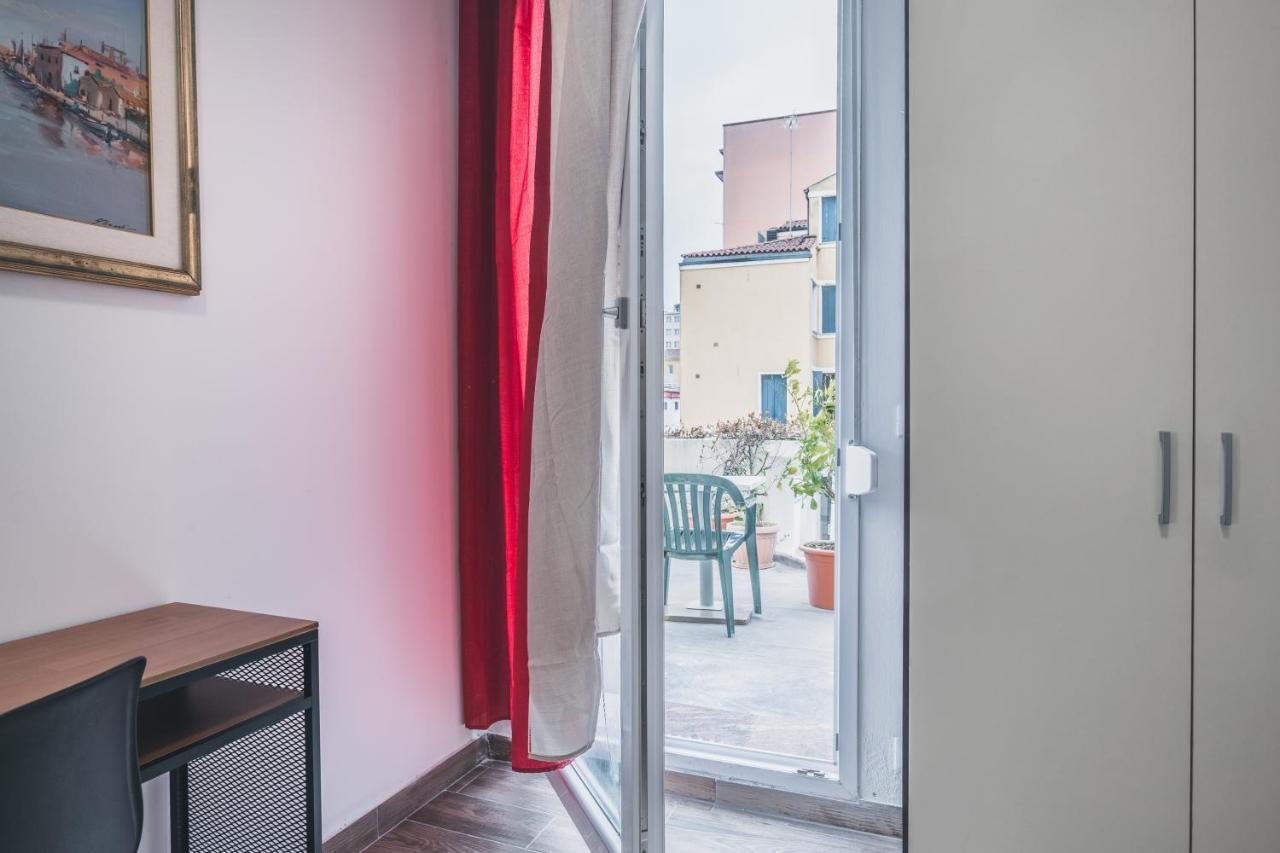 Bed and breakfast Bulldog Station With Private Wc, Ac, Tv
