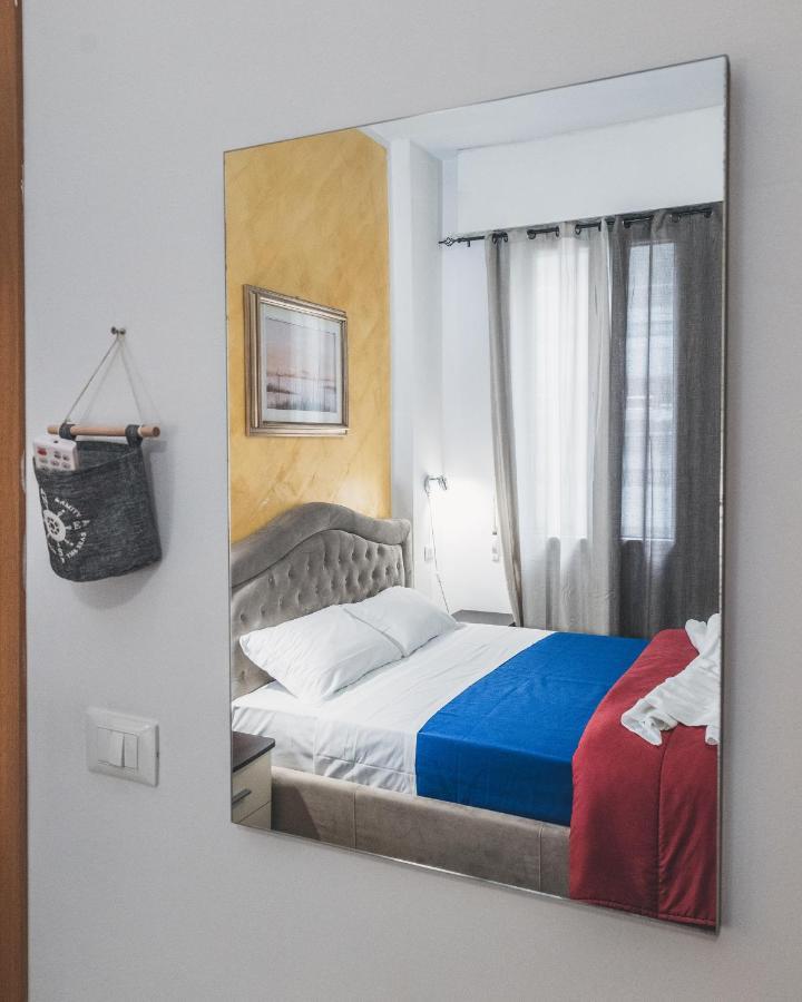 Bulldog Station With Private Wc, Ac, Tv Bed and breakfast Mestre