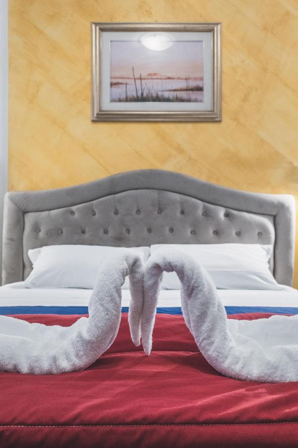 Bulldog Station With Private Wc, Ac, Tv * Mestre