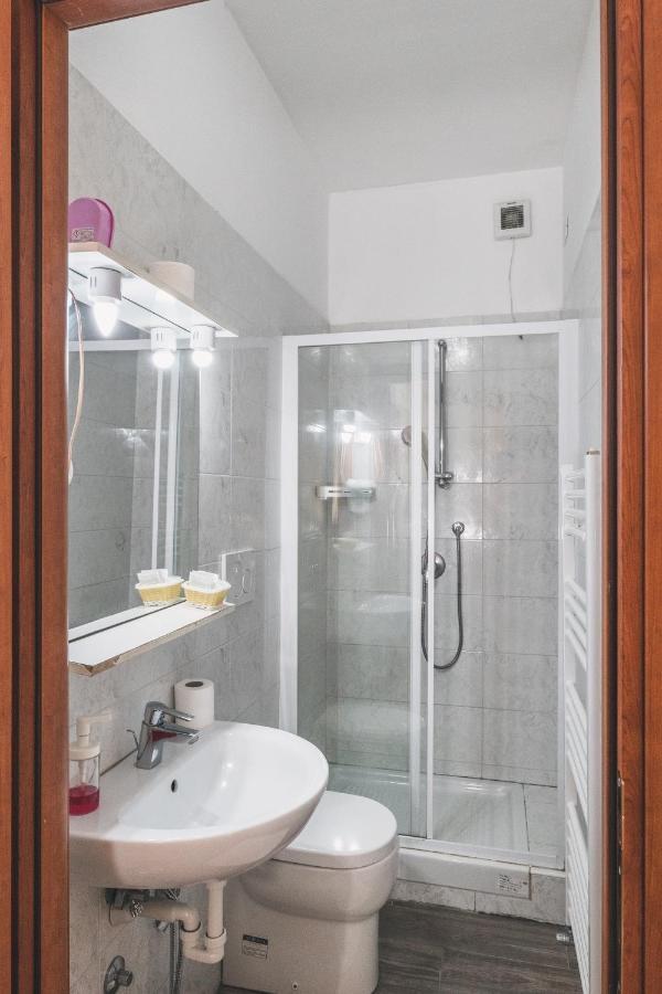 Bulldog Station With Private Wc, Ac, Tv